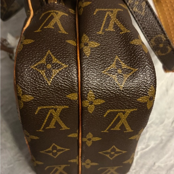 SOLD!!!!!! Louis Vuitton, Amazone monogram shoulder bag, Crossbody - Picture 7 of 15